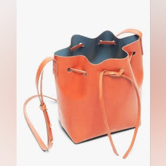 NWT Mansur Gavriel drawstring bucket leather bag in Brandy, Azure Interior - Picture 11 of 13